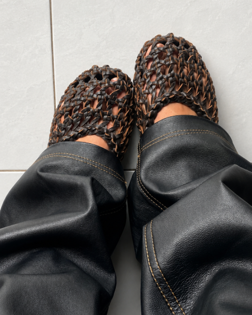 Woven flat